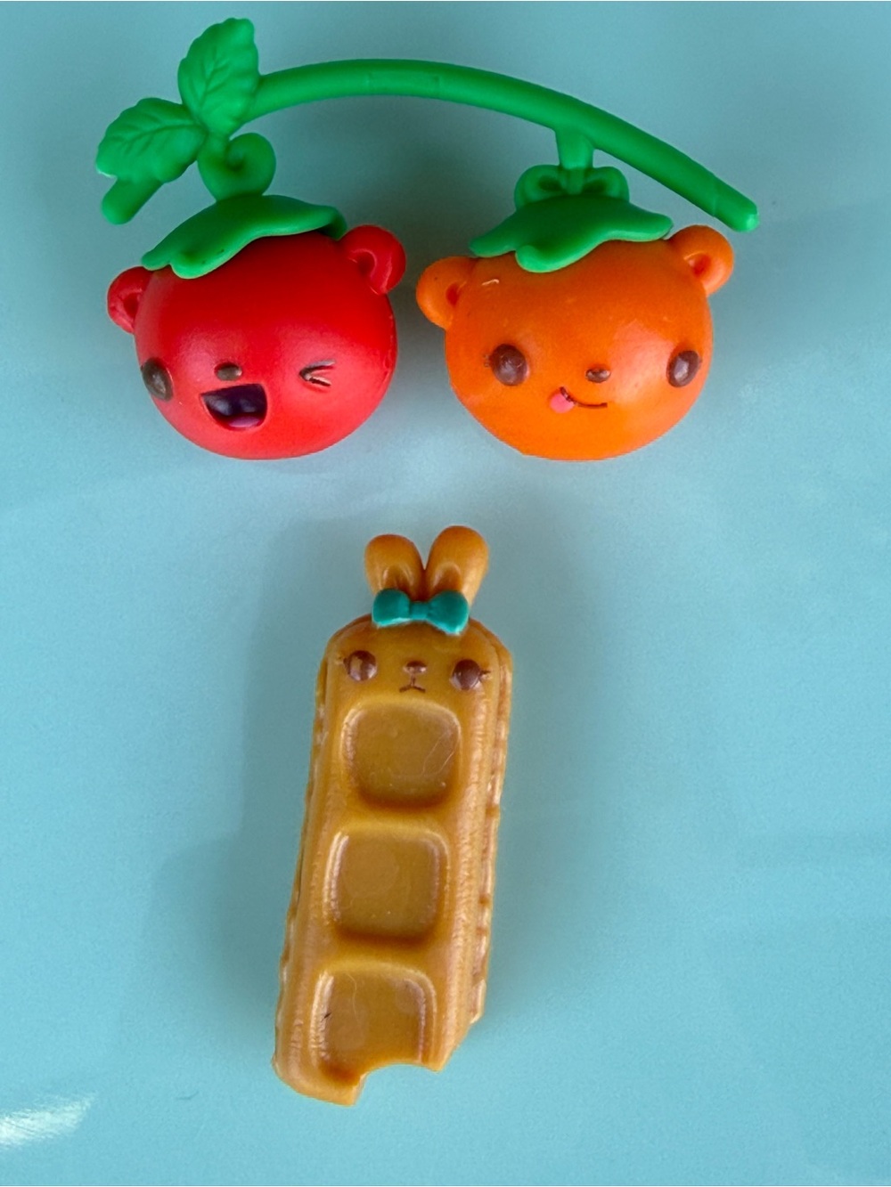 Tyler Tomato & Simone Seeds on stem and Blueberry Waffle Num Noms